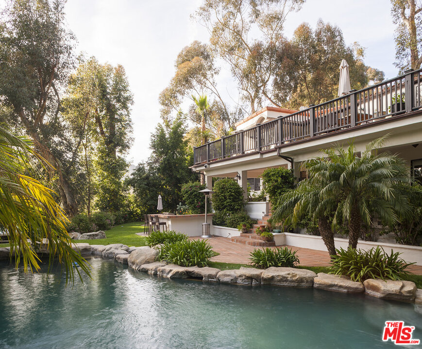 3567 Serra Road Malibu, CA 90265 - Photo 23 of 31 Gallery Image 23