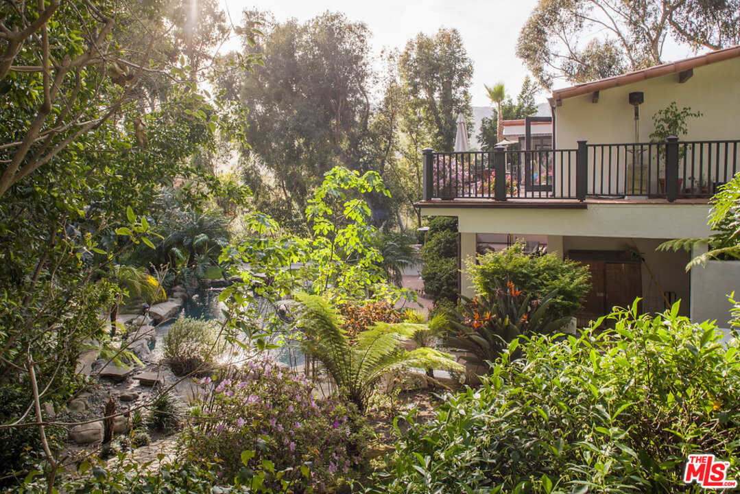 3567 Serra Road Malibu, CA 90265 - Photo 31 of 31 Gallery Image 31