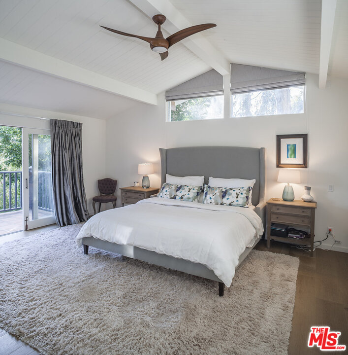 3567 Serra Road Malibu, CA 90265 - Photo 8 of 31 Gallery Image 8