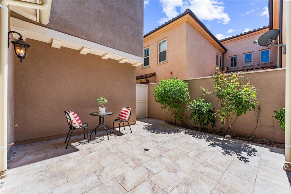 37 Peony Irvine, CA 92618 - Photo 37 of 56 A charming courtyard off the dining room.