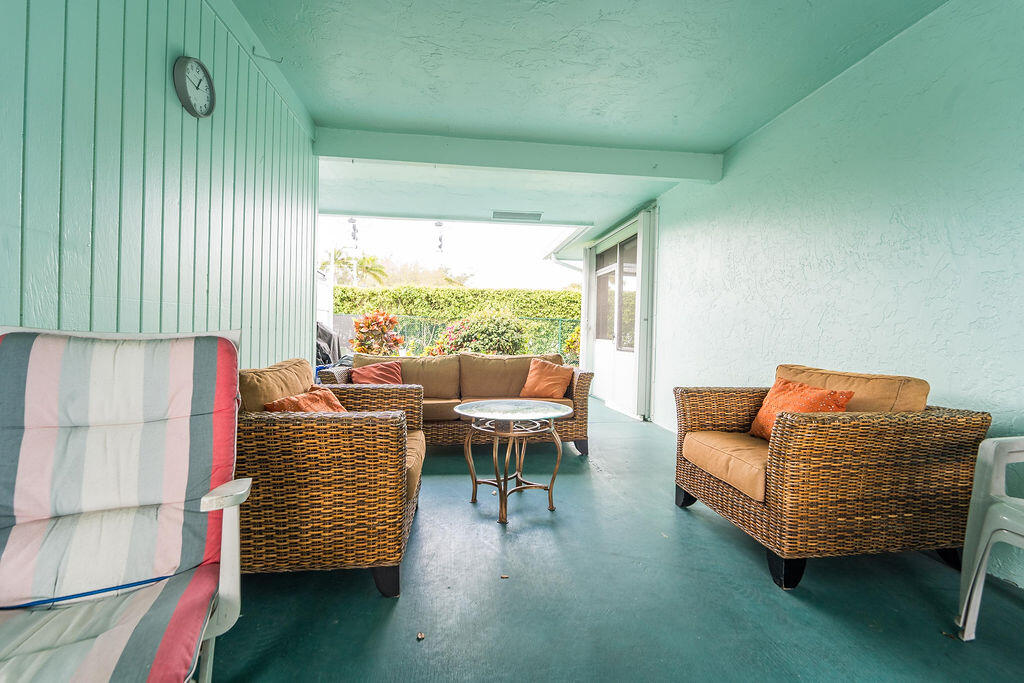 622 Hummingbird Lane Delray Beach, FL 33445 - Photo 24 of 36 Covered patio