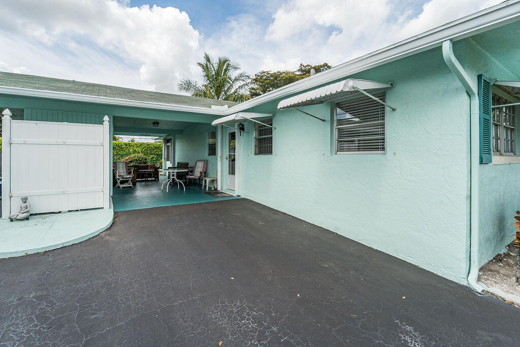 622 Hummingbird Lane Delray Beach, FL 33445 - Photo 29 of 36 CountryManors-12