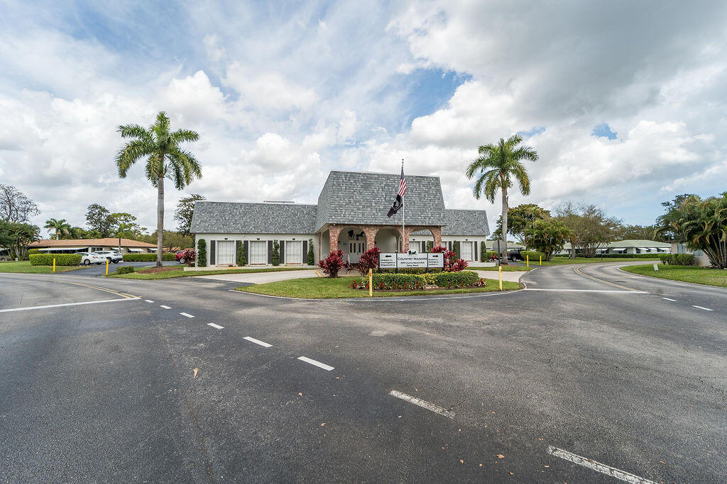 622 Hummingbird Lane Delray Beach, FL 33445 - Photo 34 of 36 Club House