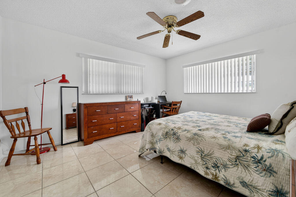 622 Hummingbird Lane Delray Beach, FL 33445 - Photo 9 of 36 Master bedroom