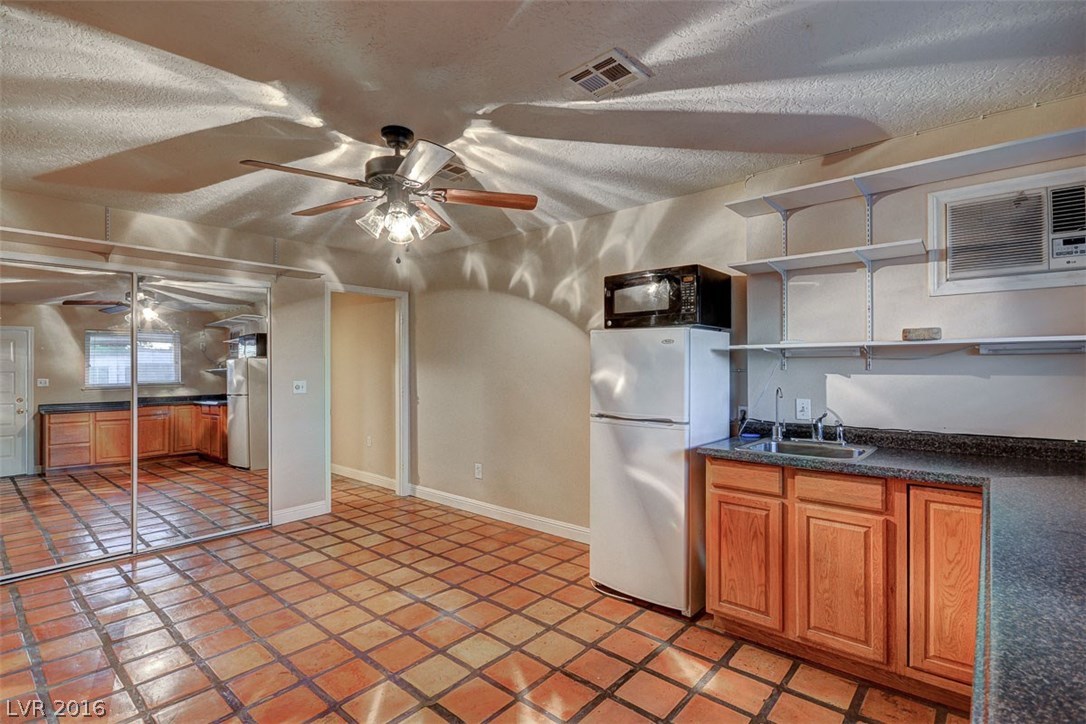 141 East Rochell Drive Henderson, NV 89015 - Photo 14 of 25 Gallery Image 14