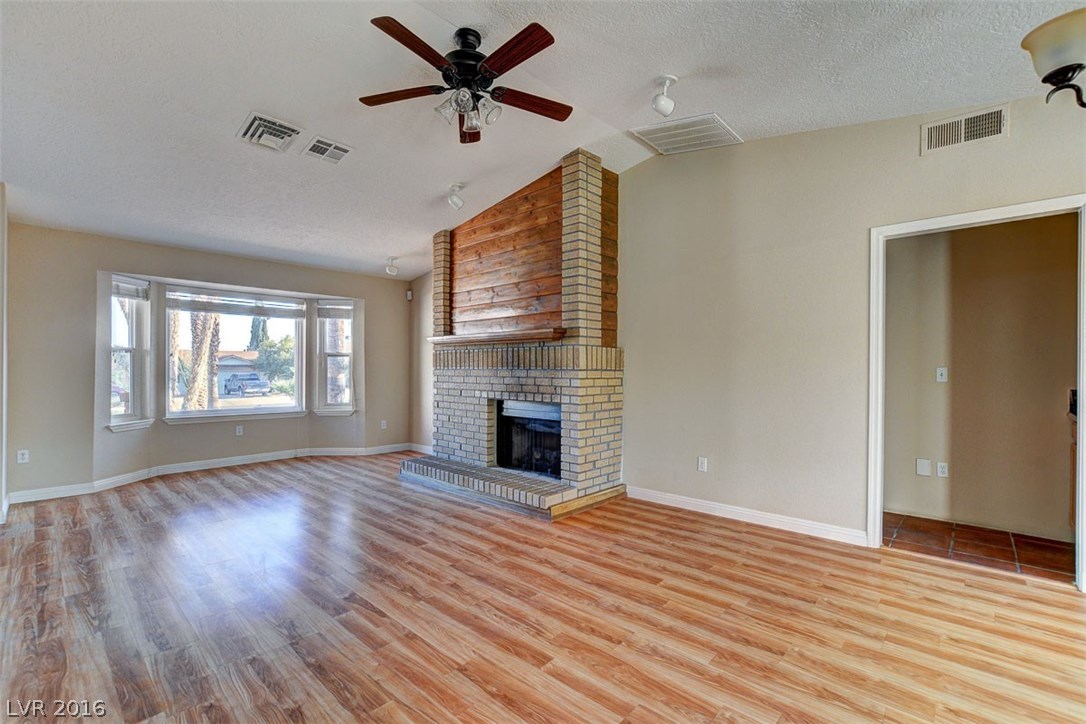 141 East Rochell Drive Henderson, NV 89015 - Photo 4 of 25 Gallery Image 4