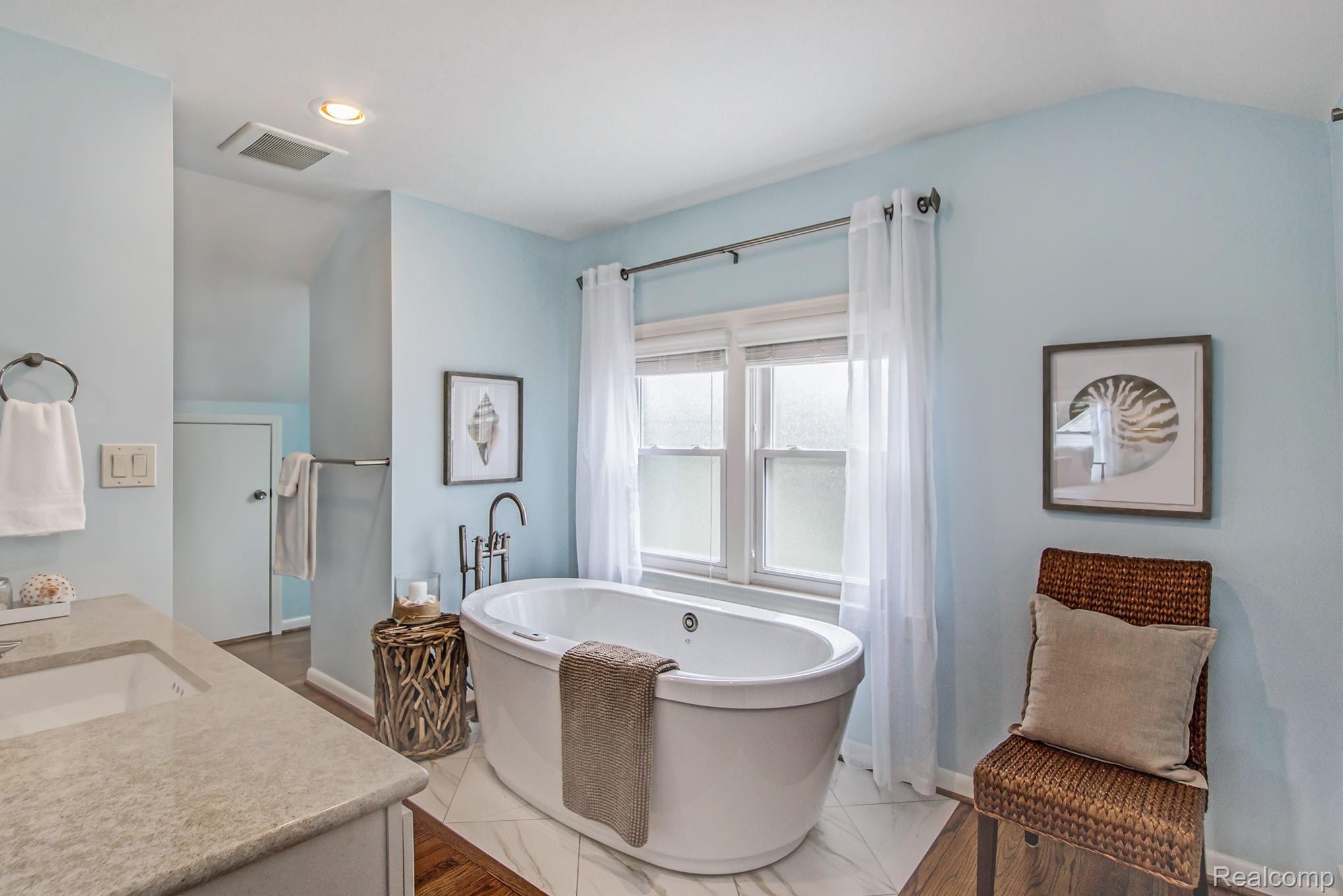 1222 Eaton Road Berkley, MI 48072 - Photo 23 of 35 BPG_1730.jpg