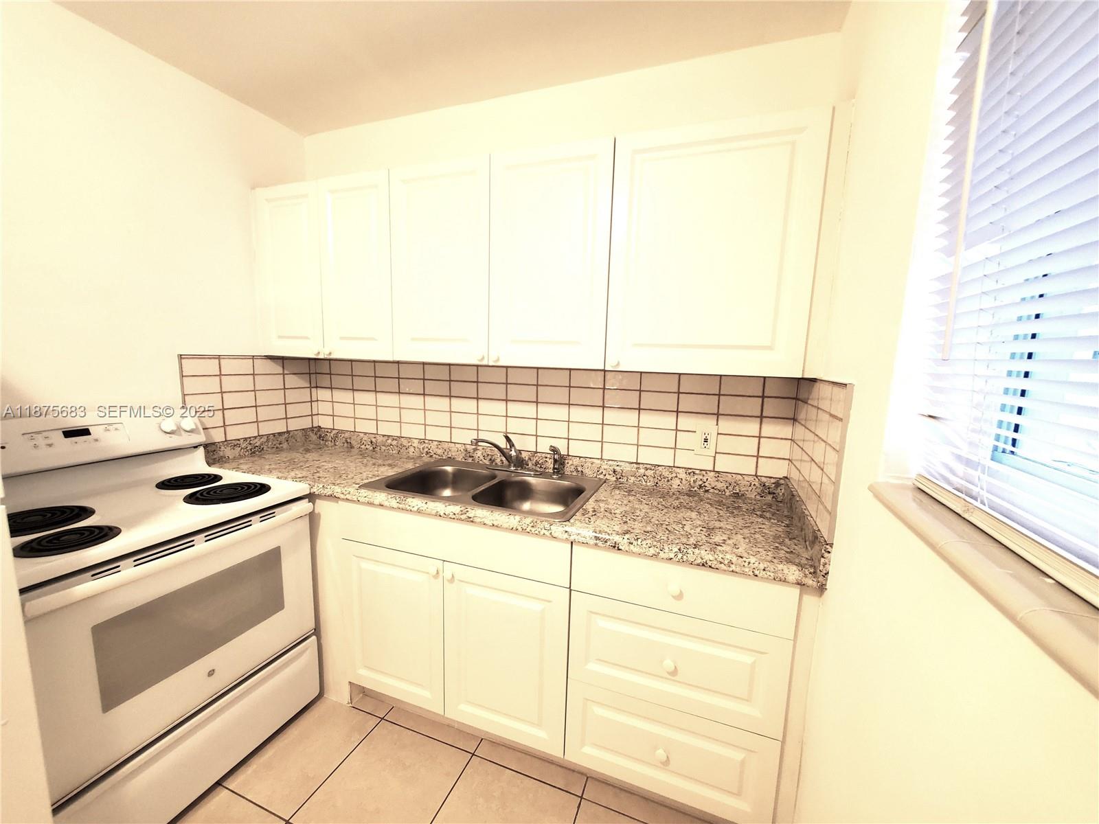 26 Southeast 3rd Terrace, Unit 2 Dania Beach, FL 33004 - Photo 9 of 19