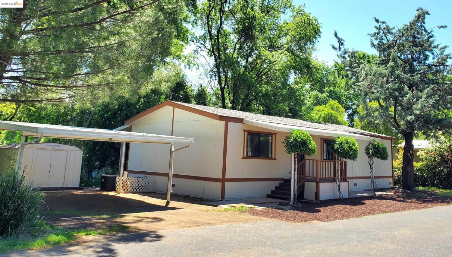 a view of a white house