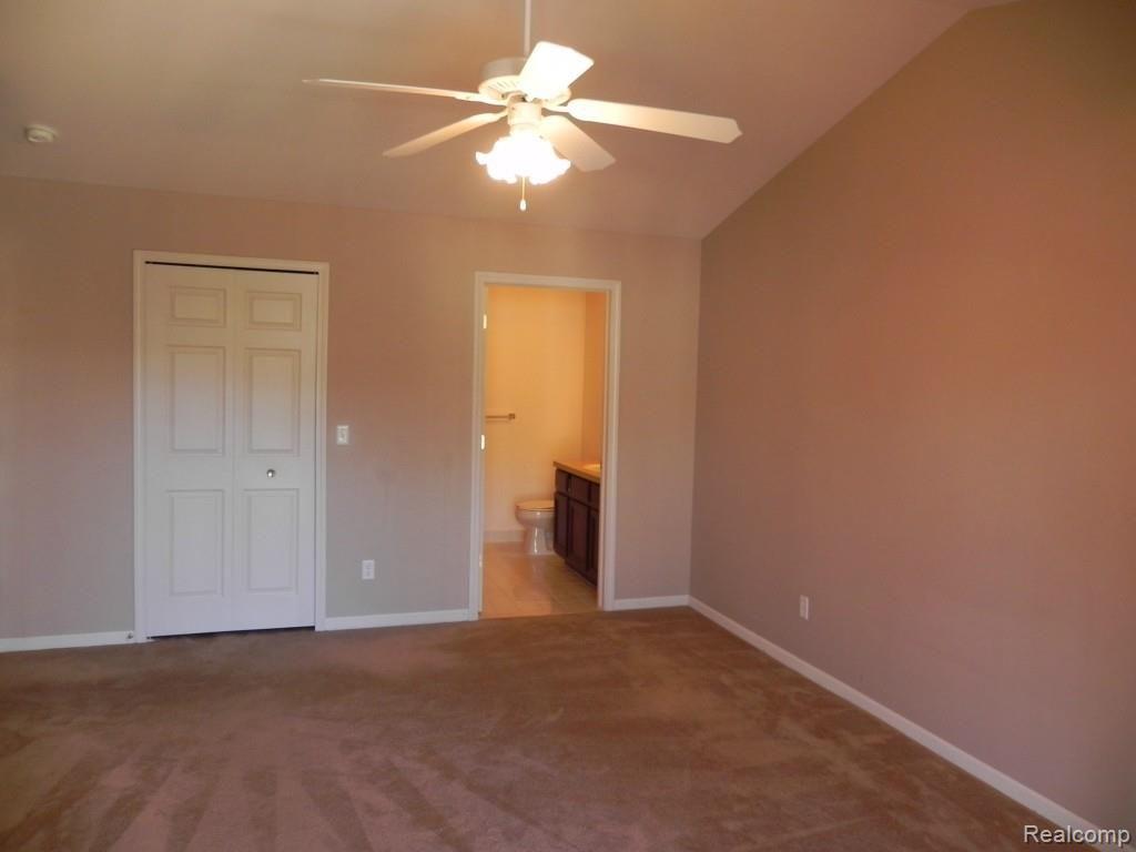 1706 Deepwood Circle Rochester, MI 48307 - Photo 27 of 38 DSCN2621.jpg