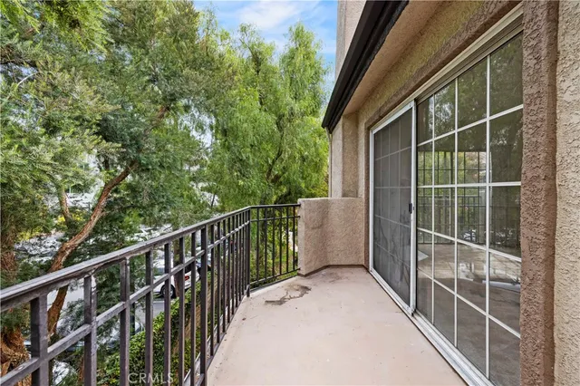 $540,000 | 24125 Del Monte Dr., Unit 156, Valencia, CA 91355