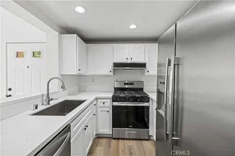 $524,900 | 24125 Del Monte Dr., Unit 156, Valencia, CA 91355