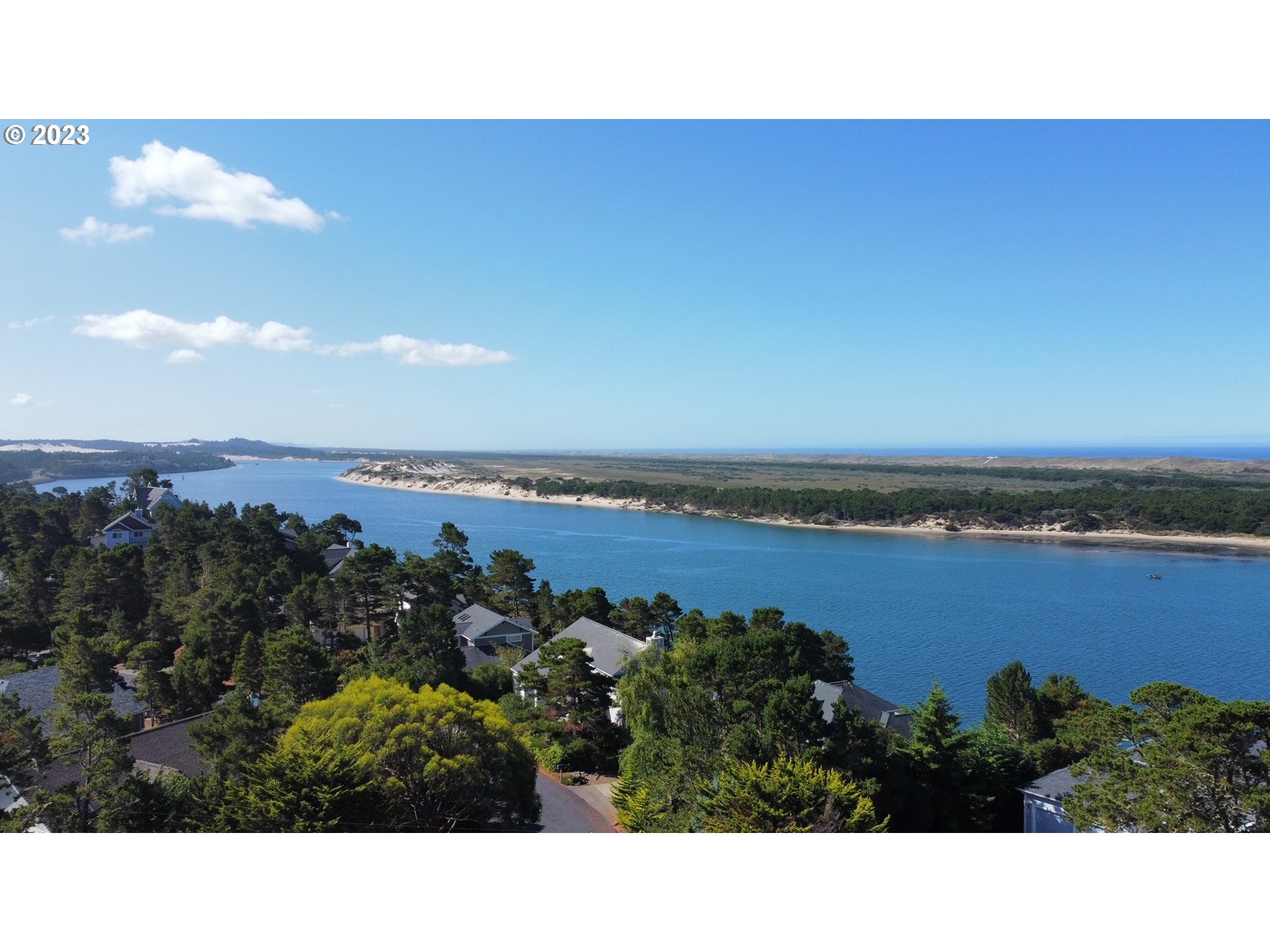 26 Coast Guard Road Florence, OR 97439 - Photo 14 of 39