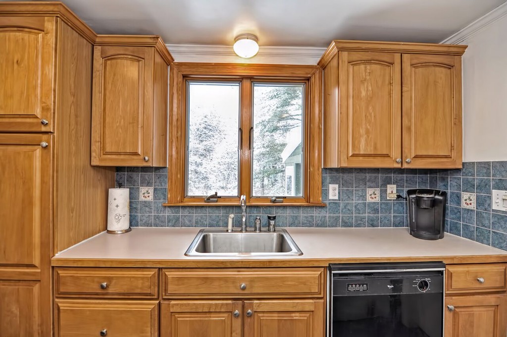 12 Woodcliff Road Canton, MA 02021 - Photo 3 of 21 Gallery Image 3