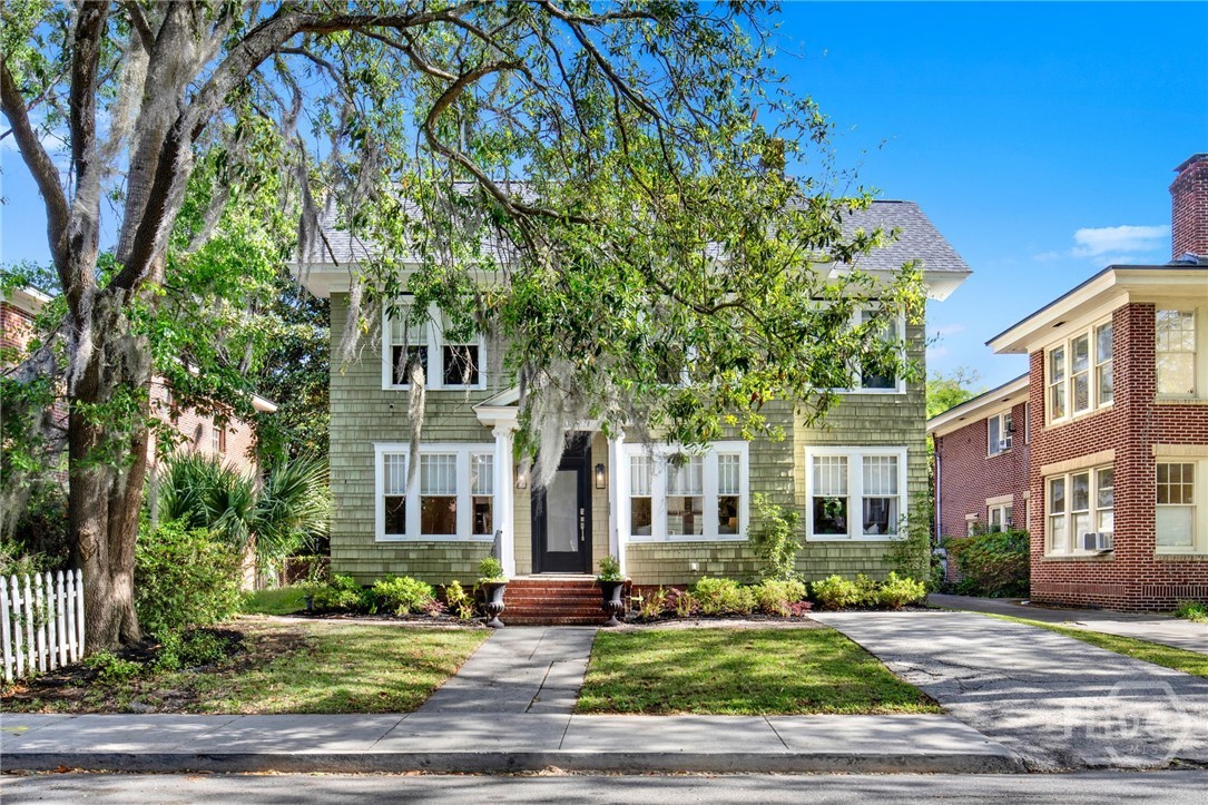 208 East 48th Street Savannah, GA 31405 - Photo 2 of 50