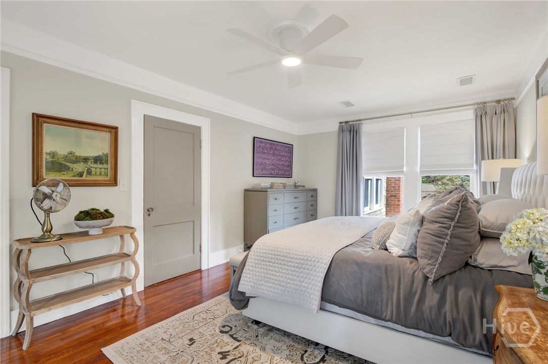 208 East 48th Street Savannah, GA 31405 - Photo 25 of 50 First bedroom on the second floor.