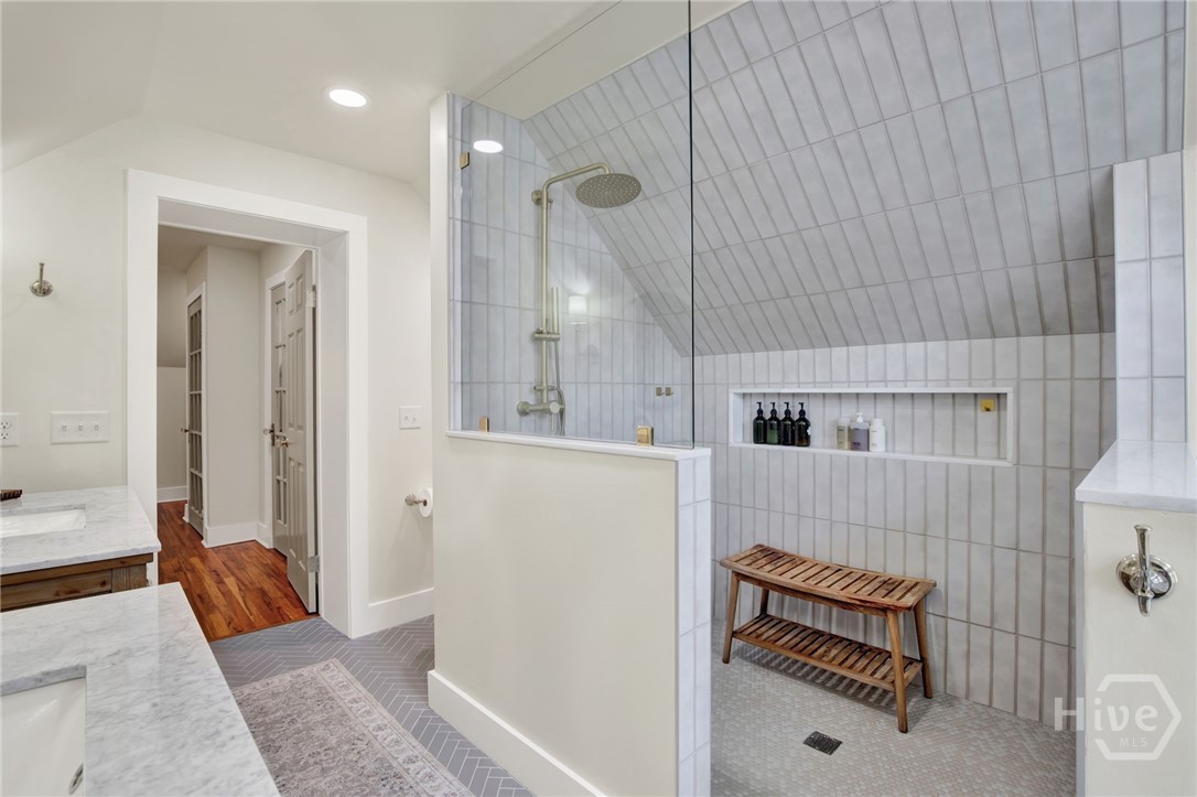 208 East 48th Street Savannah, GA 31405 - Photo 40 of 50 Large walk in shower that is completely tiled.