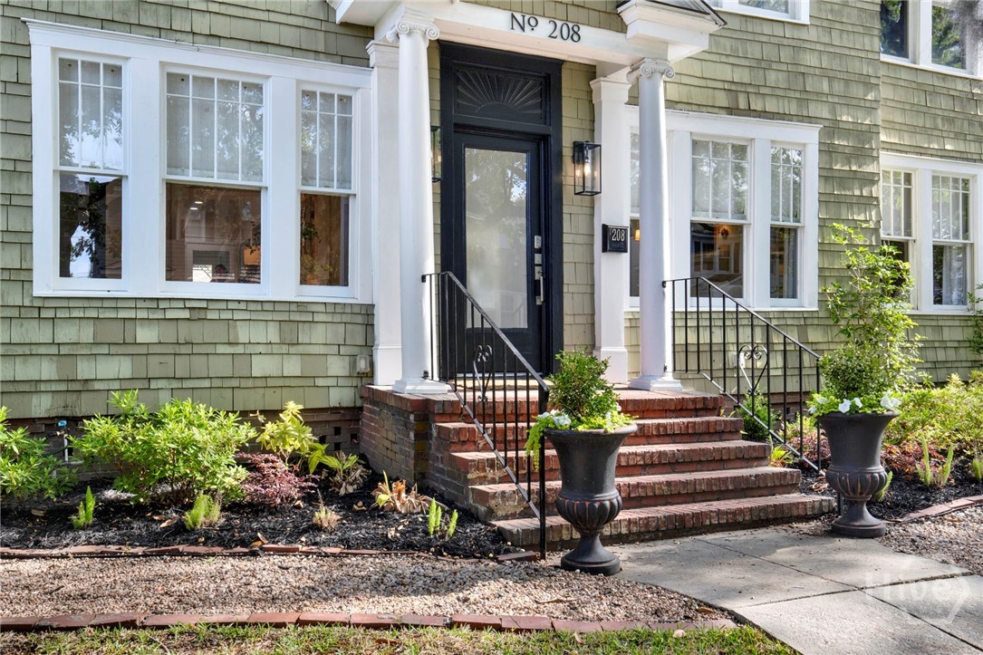 208 East 48th Street Savannah, GA 31405 - Photo 4 of 50 Beautiful landscaping and custom front door.