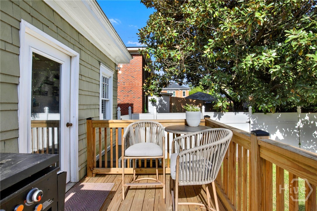 208 East 48th Street Savannah, GA 31405 - Photo 49 of 50 Deck off laundry room.