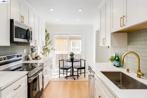 $749,000 | 6558 Lucas Avenue, Unit 202, Oakland, CA 94611