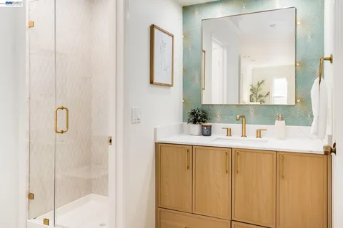 $749,000 | 6558 Lucas Avenue, Unit 202, Oakland, CA 94611