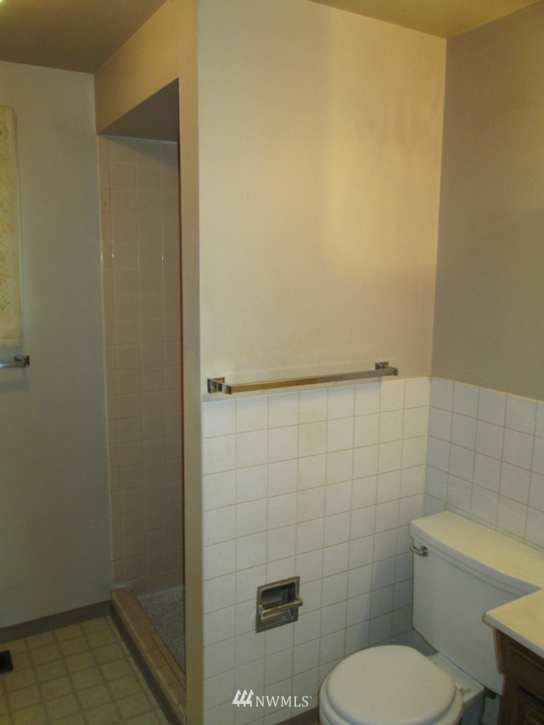 17222 Southeast Petrovitsky Road Renton, WA 98058 - Photo 12 of 14 Gallery Image 12