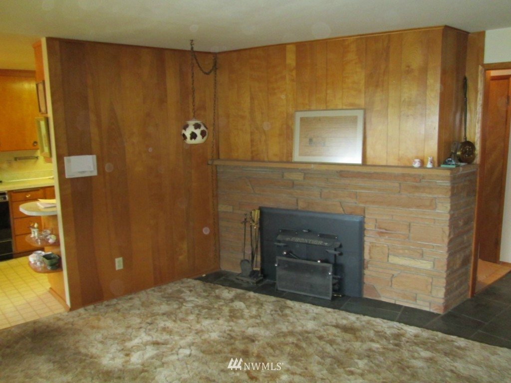 17222 Southeast Petrovitsky Road Renton, WA 98058 - Photo 9 of 14 Gallery Image 9
