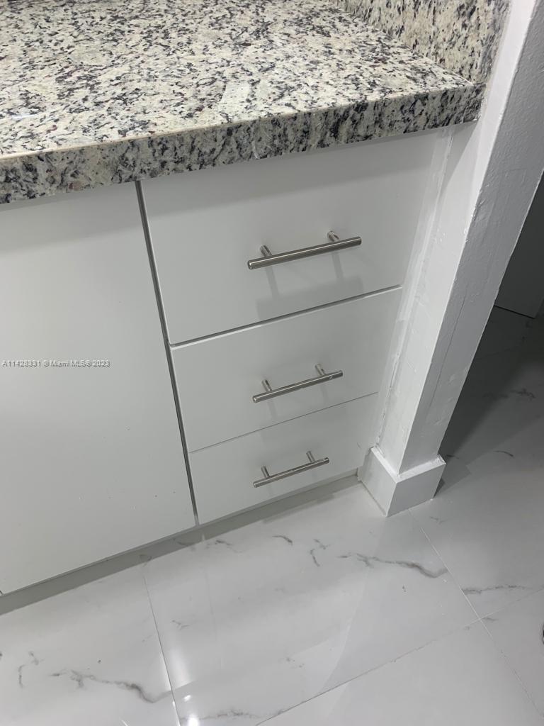 Kendale Lakes Miami, FL 33183 - Photo 11 of 16