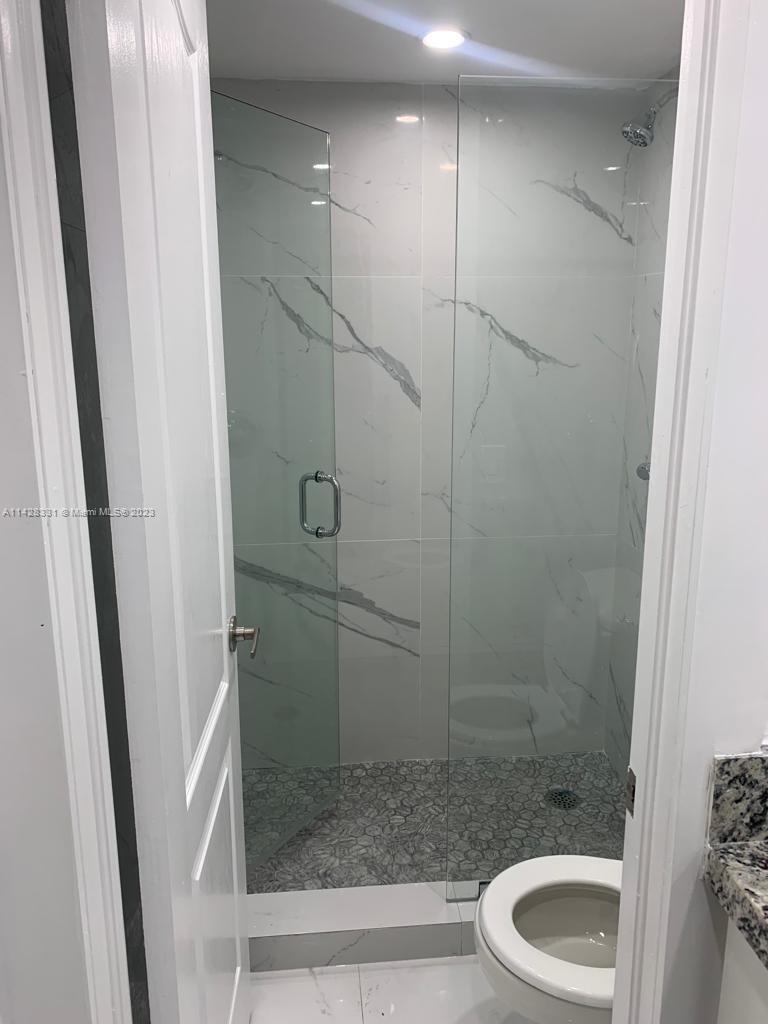 Kendale Lakes Miami, FL 33183 - Photo 12 of 16