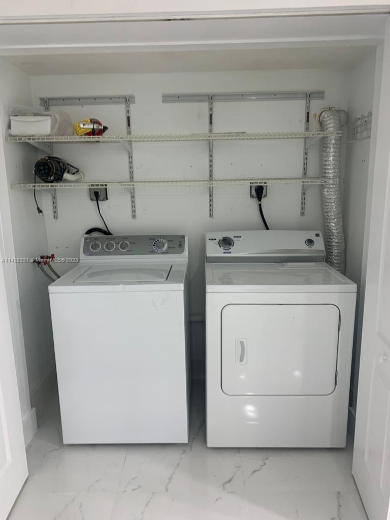 Kendale Lakes Miami, FL 33183 - Photo 14 of 16