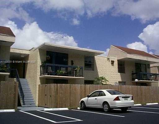 Kendale Lakes Miami, FL 33183 - Photo 6 of 16