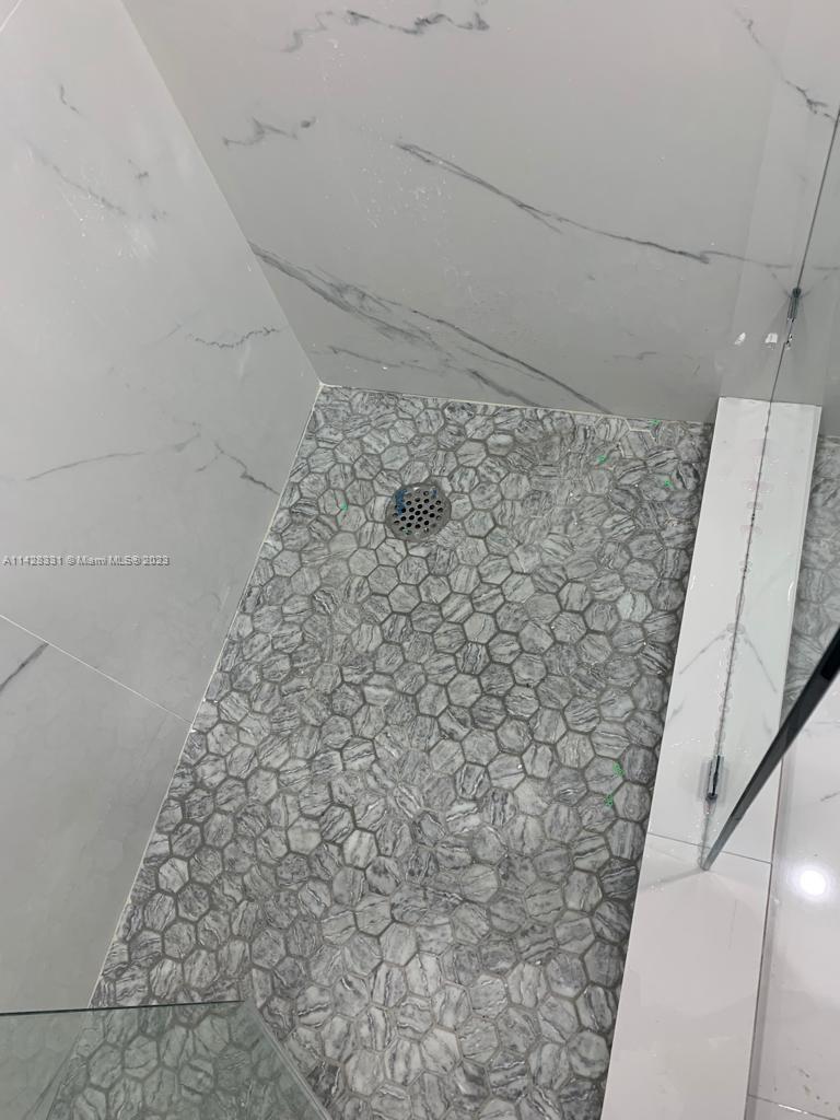 Kendale Lakes Miami, FL 33183 - Photo 10 of 16