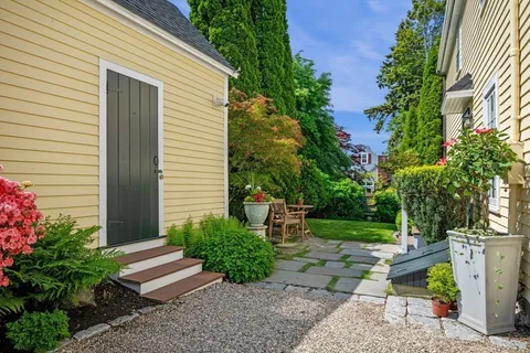 $1,795,000 | 27 Waldron Street, Marblehead, MA 01945
