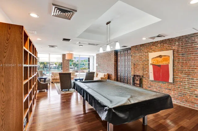 $1,190,000 | 5660 Collins Avenue, Unit 11E, Miami Beach, FL 33140