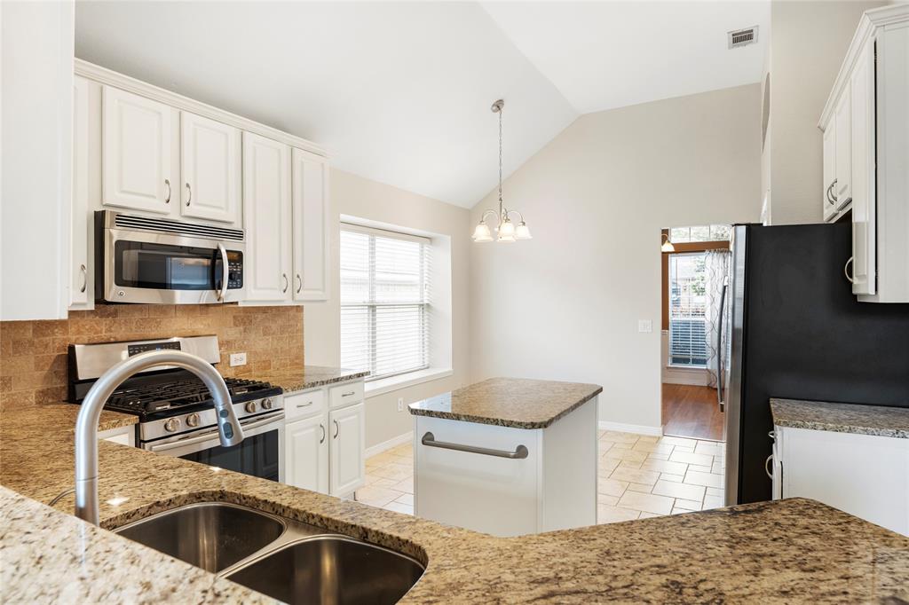 465 Ridge Meade Drive Lewisville, TX 75067 - Photo 15 of 38