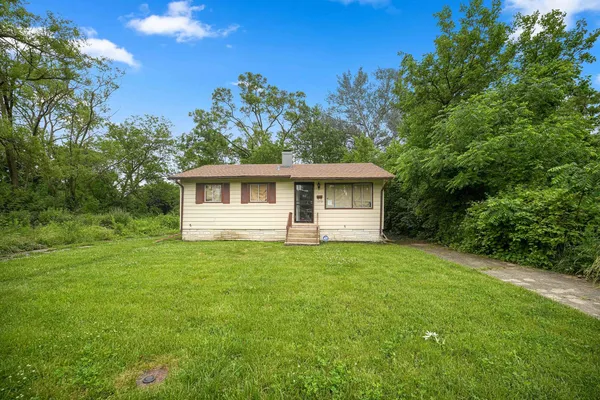 $145,000 | 172 West 158th Street, Harvey, IL 60426