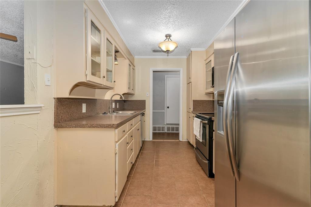 1602 Spring Branch Drive Cleburne, TX 76033 - Photo 7 of 19