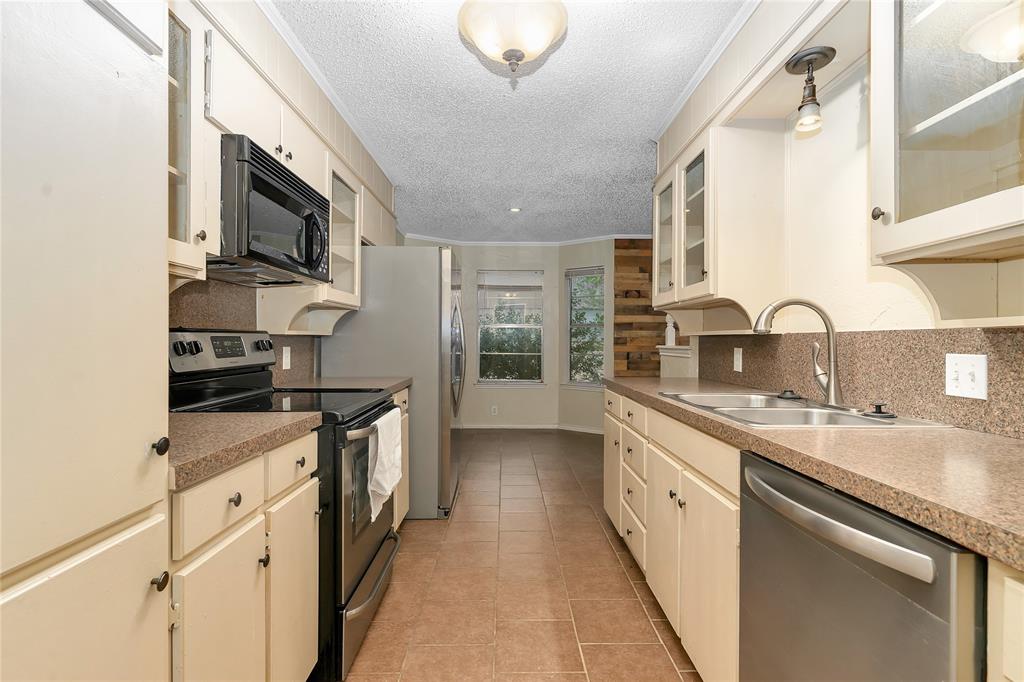 1602 Spring Branch Drive Cleburne, TX 76033 - Photo 8 of 19