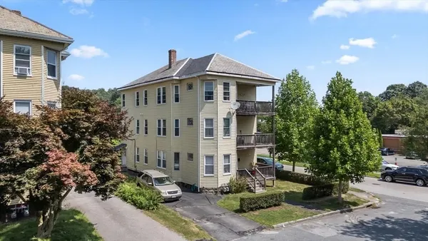$2,250 | 97 Courtland Street, Unit 3, Worcester, MA 01602