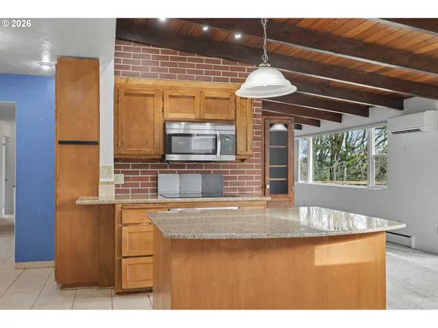 $749,000 | 3855 Ferry Street, Eugene, OR 97405