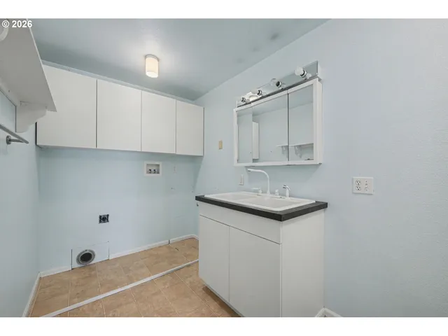 $749,000 | 3855 Ferry Street, Eugene, OR 97405