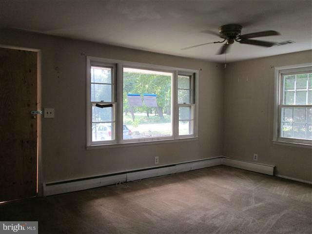 1410 Evergreen Road Severn, MD 21144 - Photo 11 of 19 Living Room