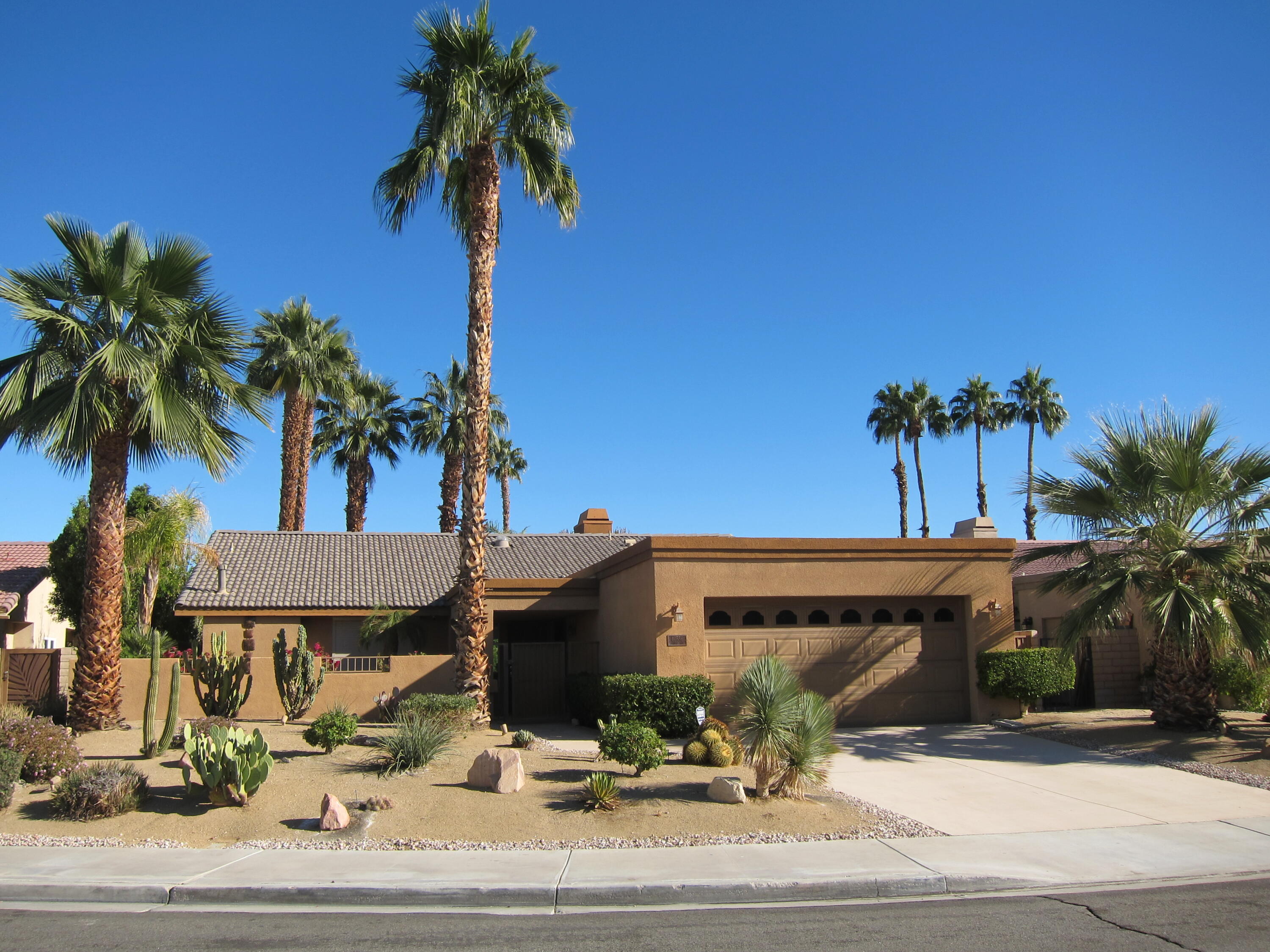 40556 Clover Lane Palm Desert, CA 92260 - Photo 2 of 40 IMG_4914