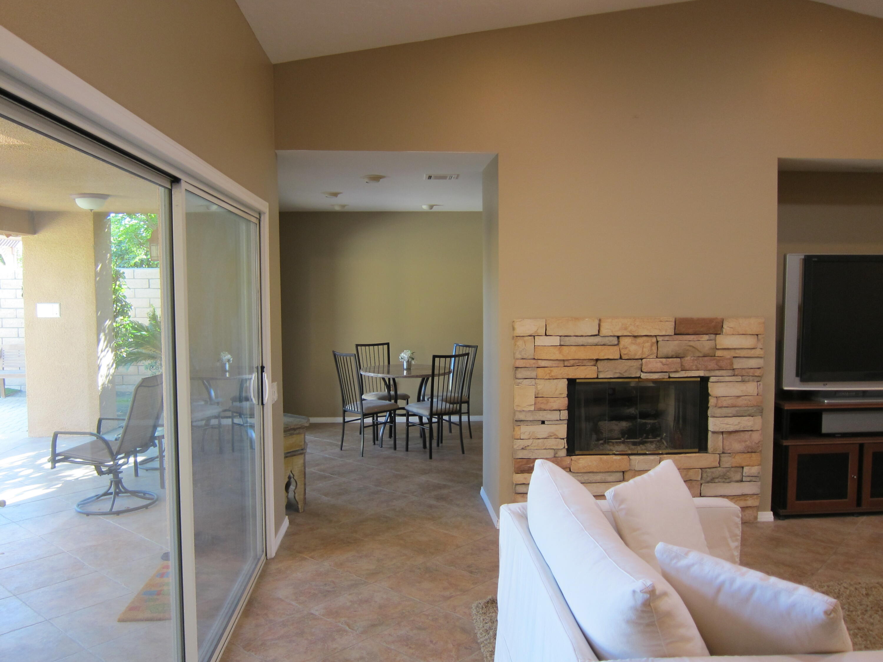 40556 Clover Lane Palm Desert, CA 92260 - Photo 11 of 40 IMG_4923