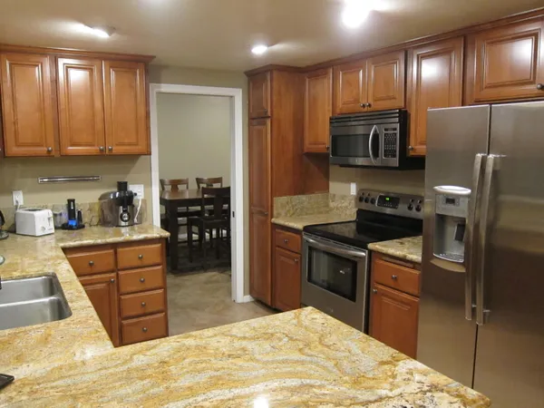 $4,200 | 40556 Clover Lane, Palm Desert, CA 92260