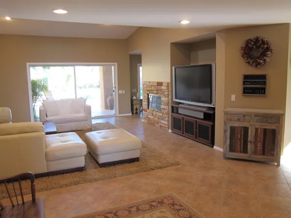 $4,200 | 40556 Clover Lane, Palm Desert, CA 92260