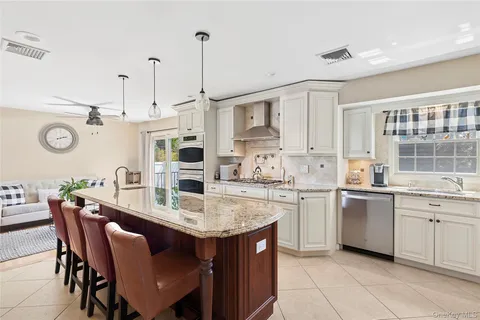 $999,999 | 41 Evelyn Drive, Bethpage, NY 11714