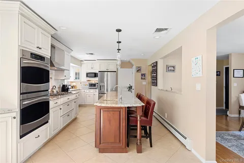 $999,999 | 41 Evelyn Drive, Bethpage, NY 11714