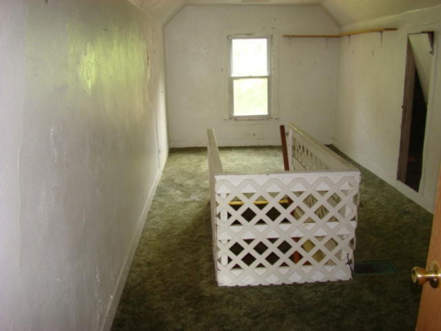 165 Rook Street Battle Creek, MI 49014 - Photo 31 of 34 263 385725 up stairs landing view 3