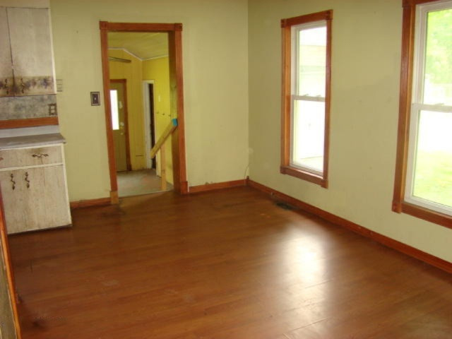 165 Rook Street Battle Creek, MI 49014 - Photo 7 of 34 263 385725 din rm view 1